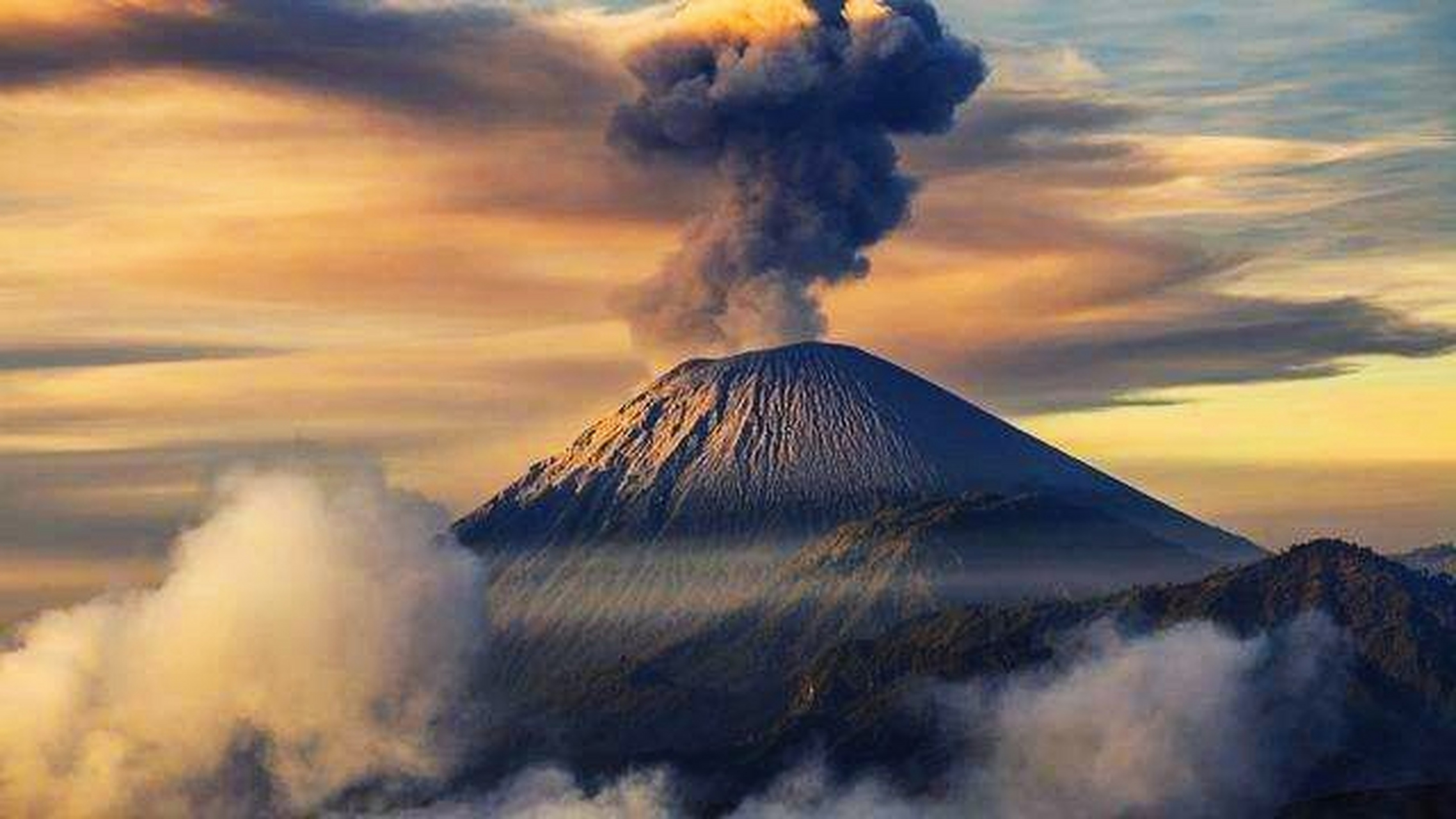 日本火山喷发最新动态，影响及应对策略